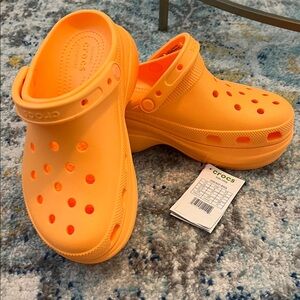 CROCS Bae Clog size 6 Vibrant Orange Slip-Ons